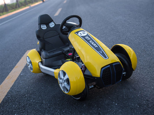 Voyage en karting électrique en voiture pour les enfants avec télécommande