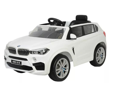 Laissez vos enfants naviguer avec style avec cette fonction de roulement électrique en plastique sur les lumières de jouets