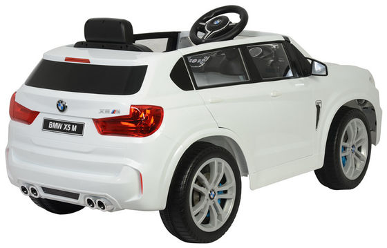 Laissez vos enfants naviguer avec style avec cette fonction de roulement électrique en plastique sur les lumières de jouets
