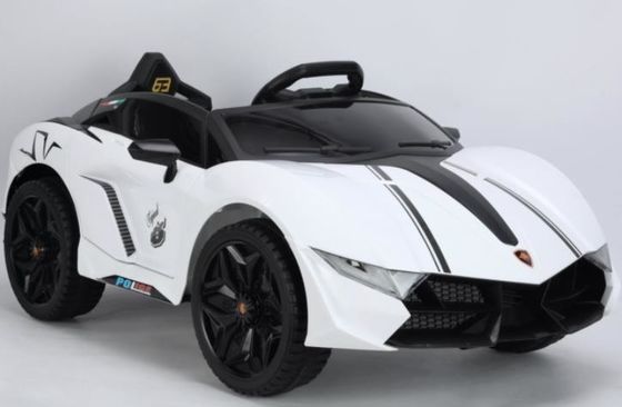 Une voiture électrique pour les enfants de 10 ans 2023 Ride On Toy avec 13,8 kg G.W. et télécommande