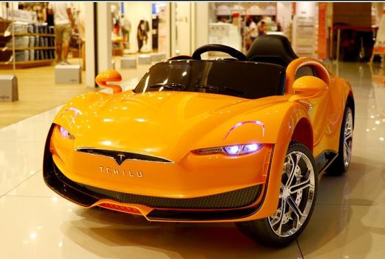 12V électrique à batterie Voyage en voiture pour les enfants Fabriqué en matériau PP avec une charge maximale de 40 kg