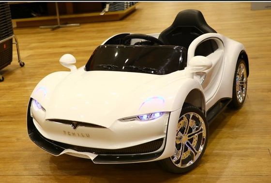 12V électrique à batterie Voyage en voiture pour les enfants Fabriqué en matériau PP avec une charge maximale de 40 kg