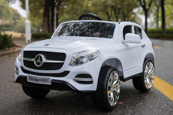 12V à quatre roues sur une voiture autorisée électrique pour les enfants peinture noire rouge batterie alimentée