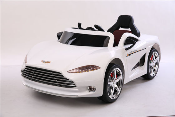 114*66*48cm Blanc voiture de jouet pour enfants 6V batterie double porte voiture électrique pour filles