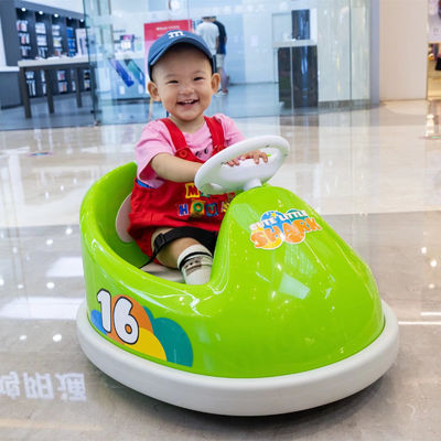 N.W/G.W 5.8/8KGS Battery Powered Kids Bumper Car pour le plaisir et l'aventure en plein air
