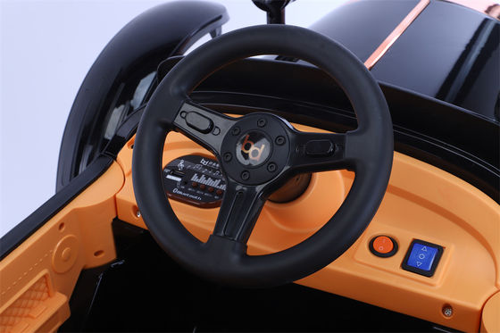 Une voiture électrique en plastique unisexe avec télécommande 2.4G Directement pour les enfants