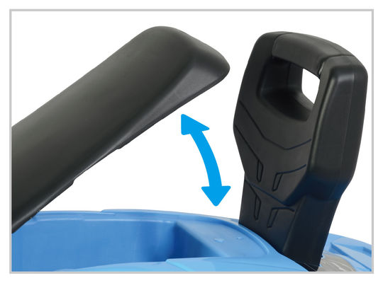 Taille du produit 69*29*40.4cm Scooter classique alimenté par batterie Enfants Ride On Car Direct