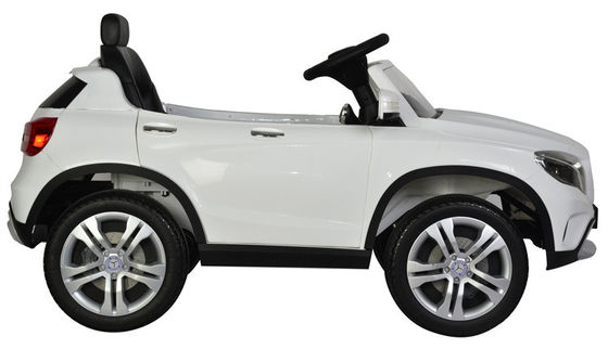 Les fournisseurs offrent des enfants rouges et blancs électrique Ride On Toy Car Unisexe 122*63.8*63cm