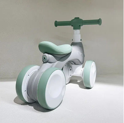 Dispositifs à bulles de musique chaude et roues en plastique Voiture pour enfants Max Loading 30kg Self Scooter