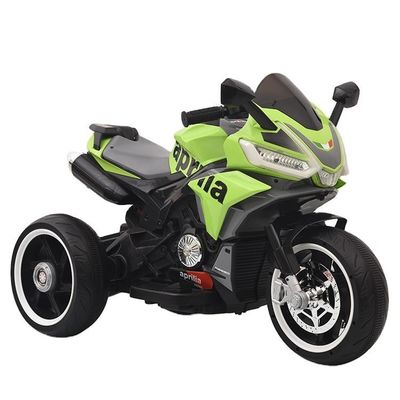 Modèle 3 roues électrique Les enfants montent sur une moto avec de la musique et de l'aventure hors route
