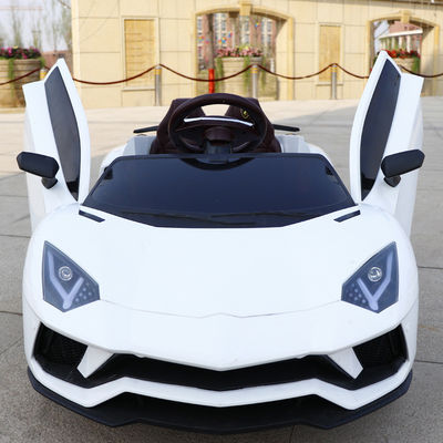 Plastique Voyage en voiture Enfants Jouets Autos télécommandées Véhicule électrique pour enfants Mini voitures à deux places