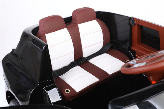 Fourniture Voyage à quatre roues en voiture pour les enfants Adapté à l'âge de 3 à 8 ans Peinture facultative