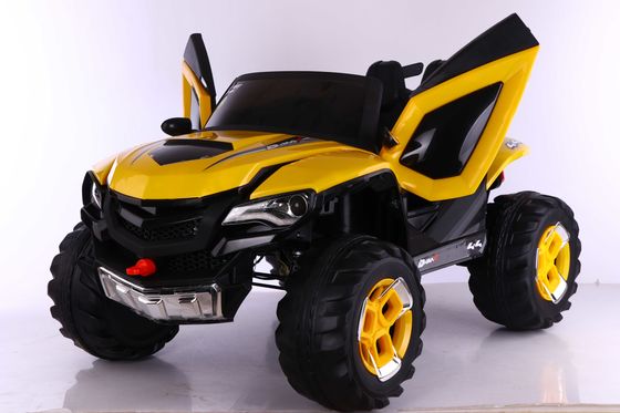12V plastique à quatre roues motrices multi-fonction Ride On Toy Car avec fonction MP3 pour les enfants