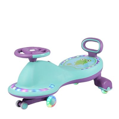 Les enfants montent sur des scooters, des voitures, des vélos, des jouets avec des lumières de musique et des roues silencieuses en PU