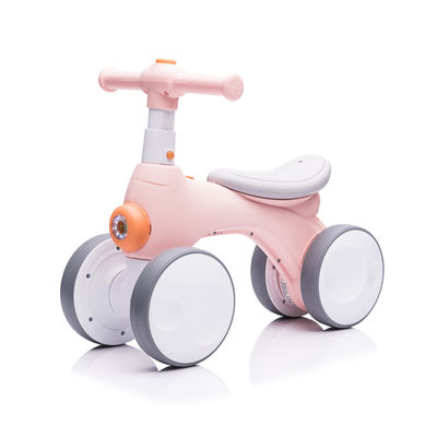 Mini Ride On Car Foot Push Mini Baby Balance Bike pour les enfants Quatre roues et plastique