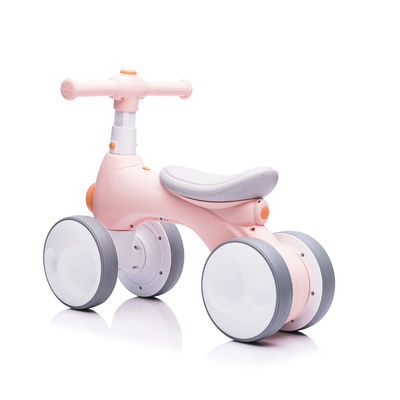 Mini Ride On Car Foot Push Mini Baby Balance Bike pour les enfants Quatre roues et plastique