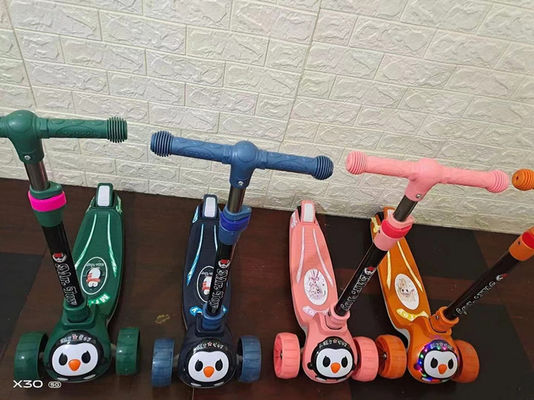 Scooter à pédales à grande roue enfants avec siège/Scooter à coups de pied pour bébés Vente pour enfants Poids net 15,2 kg