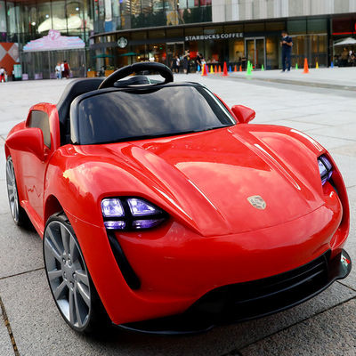 Enfants en plastique conduisent une voiture électrique avec télécommande 3-6 ans Âge 6V4.0AH*2 Batterie