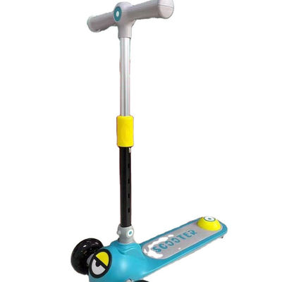 Un bouton pliable souple siège en cuir 3 roues Voyage sur scooter voiture pour les enfants et durable