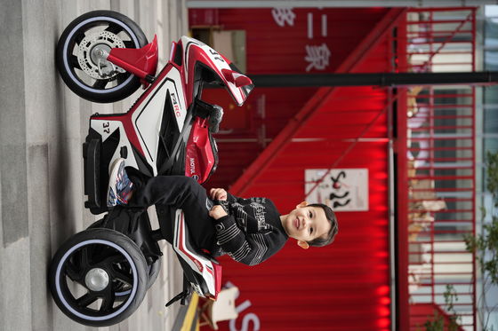 Éducation précoce et éclairage LED 6V Voiture électrique à moto pour enfants Fabrication