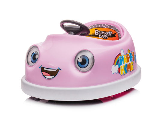 Les enfants se déplacent sur des voitures de secours pour les enfants pour conduire une charge maximale de 30 kg.