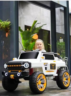 2023 Blanc PP Véhicule électrique à quatre roues pouvant être mis à niveau vers la traction à quatre roues pour les enfants
