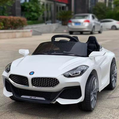 Red Electric Ride On Car pour les enfants Taille du produit 108 * 57 * 47cm Longue durée de vie de la batterie incluse